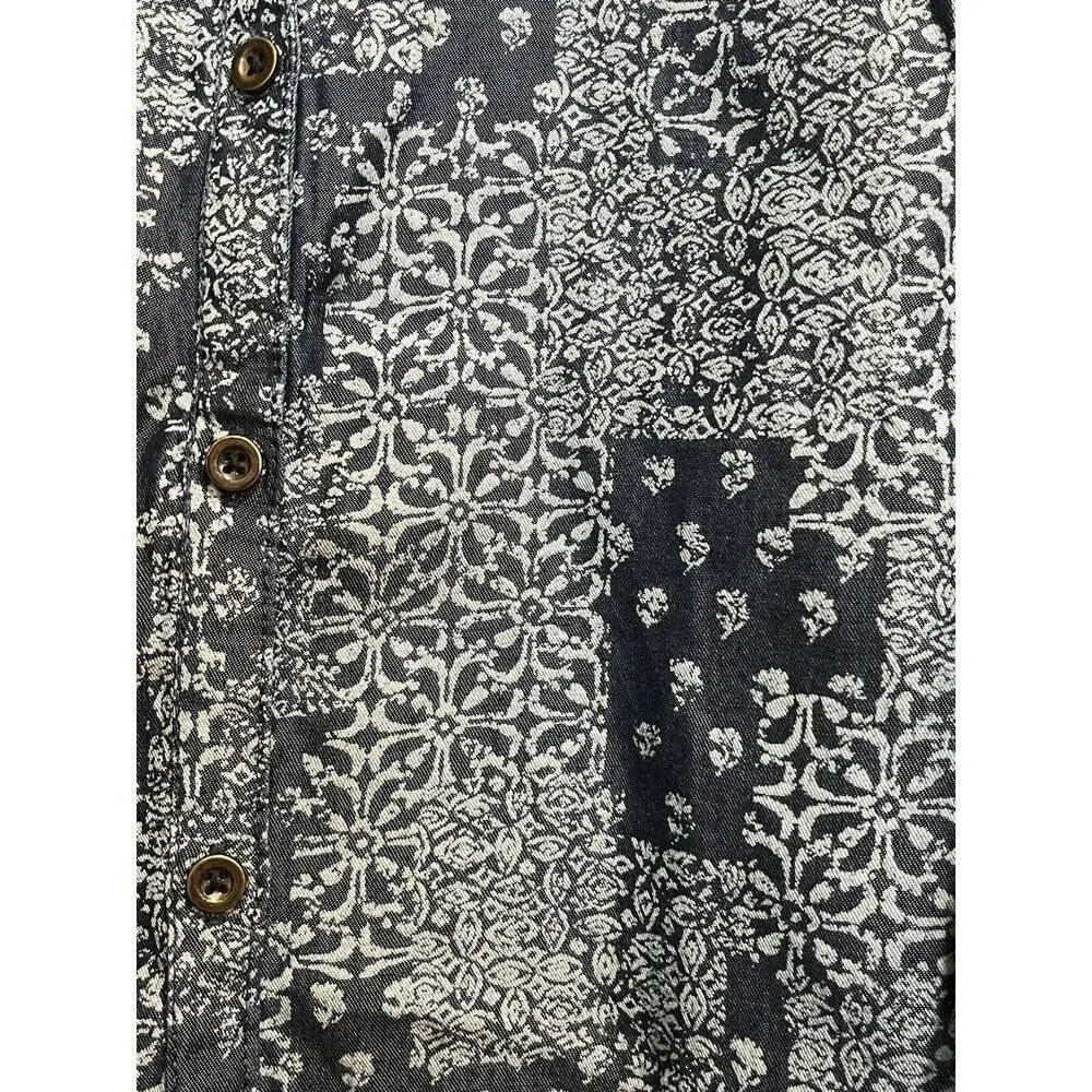 Catherine's Women's 2X 22/24 Bandana Print Long Sleeve Button Up Blue NWT - Picture 3 of 4